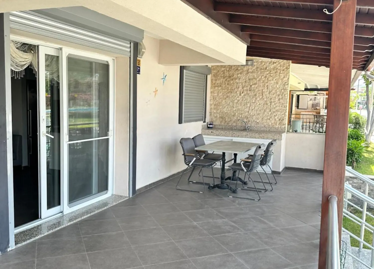 Nefiss Avm Ve Denize Yakin Villa Kusadası