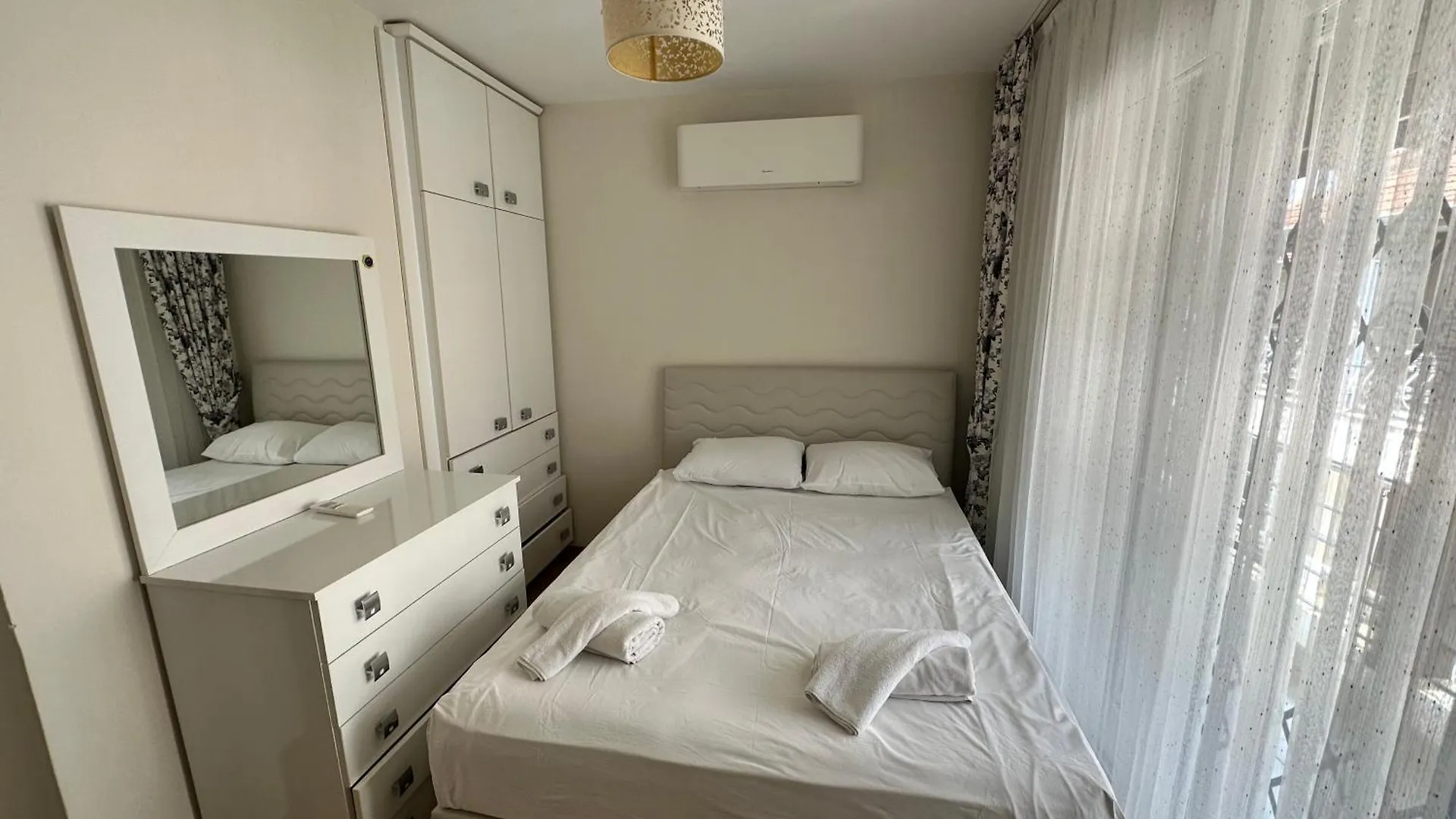Nefiss Avm Ve Denize Yakin Villa Kusadası Turecko